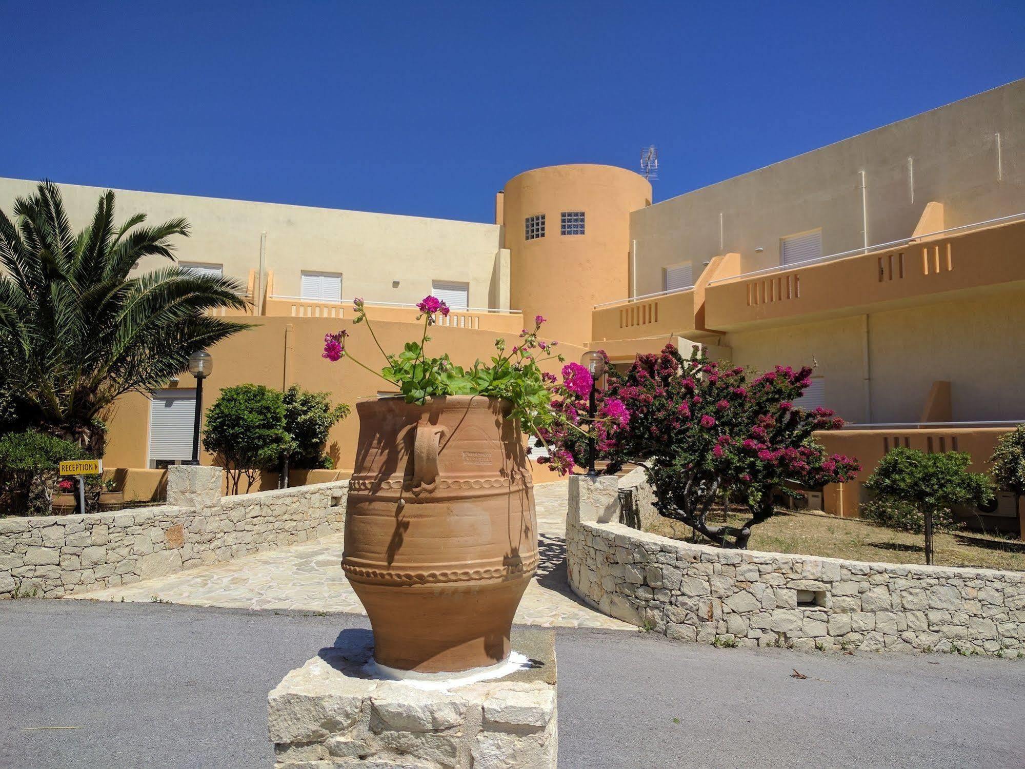 Hotel Sea Breeze Szitía Kültér fotó